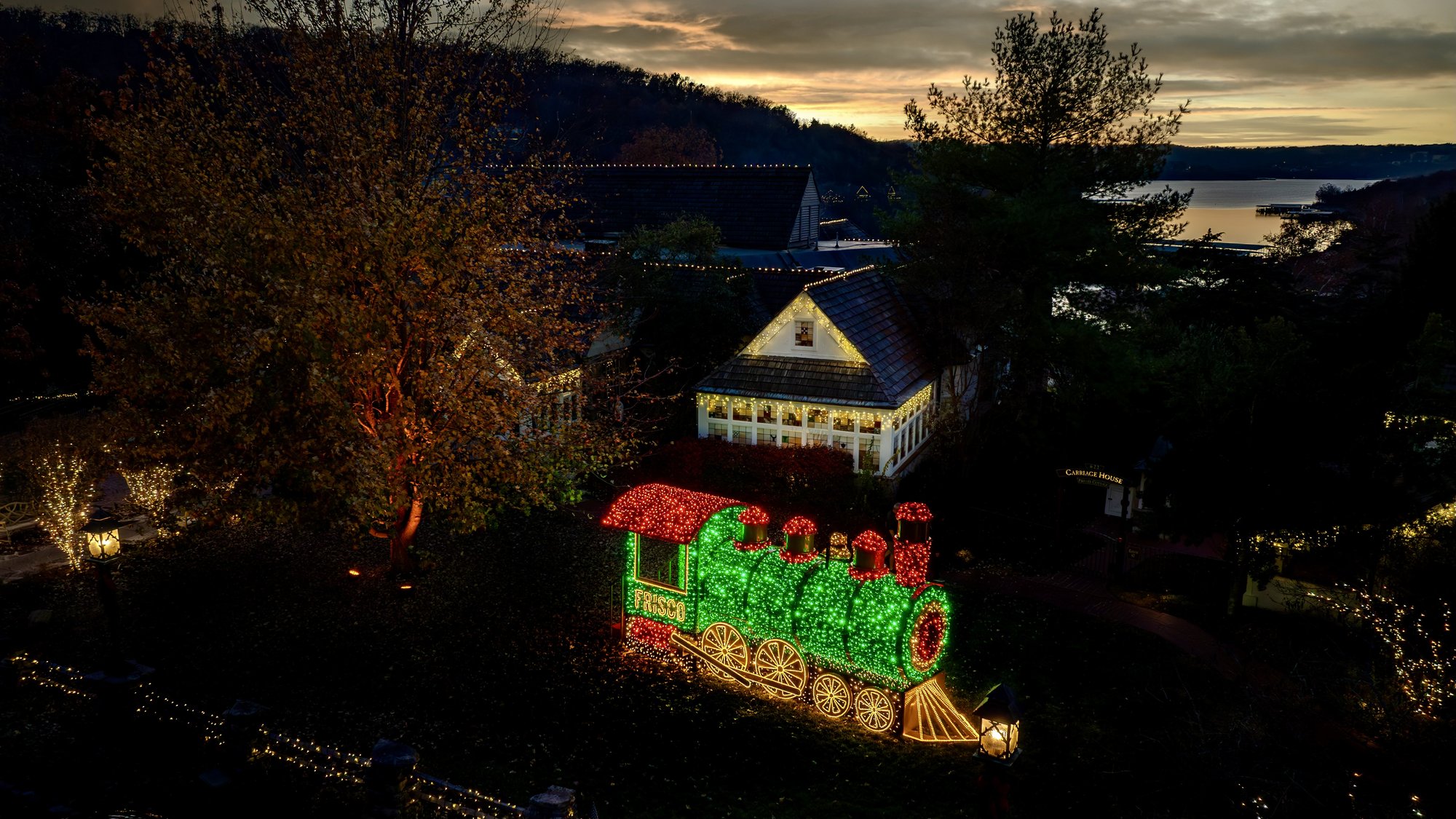 Christmas Train — Top of the Rock, USA