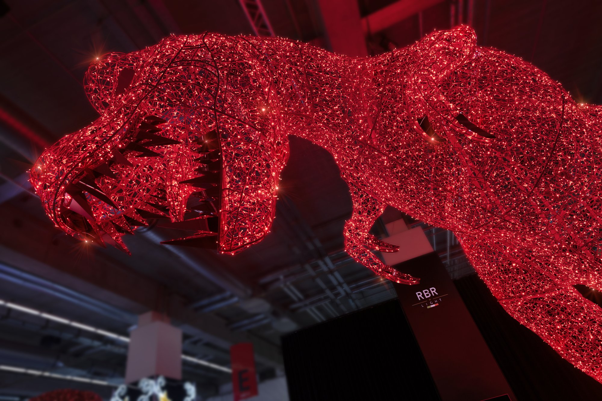 Dettaglio del T-Rex luminoso rosso di RBR Light